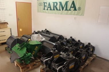 Drapáky a kliešte na hydraulickej ruky