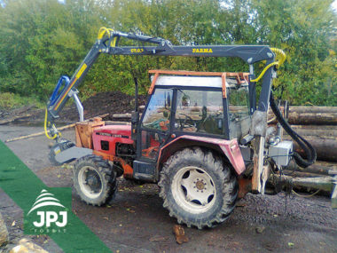 Hydraulická ruka a traktor